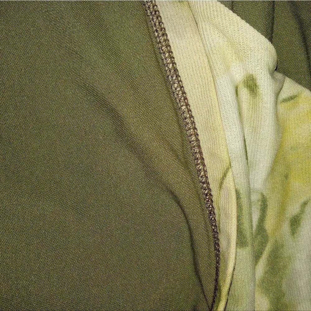 Sheer Layers...lightweight, floaty, & flattering. - Picture 2 of 6